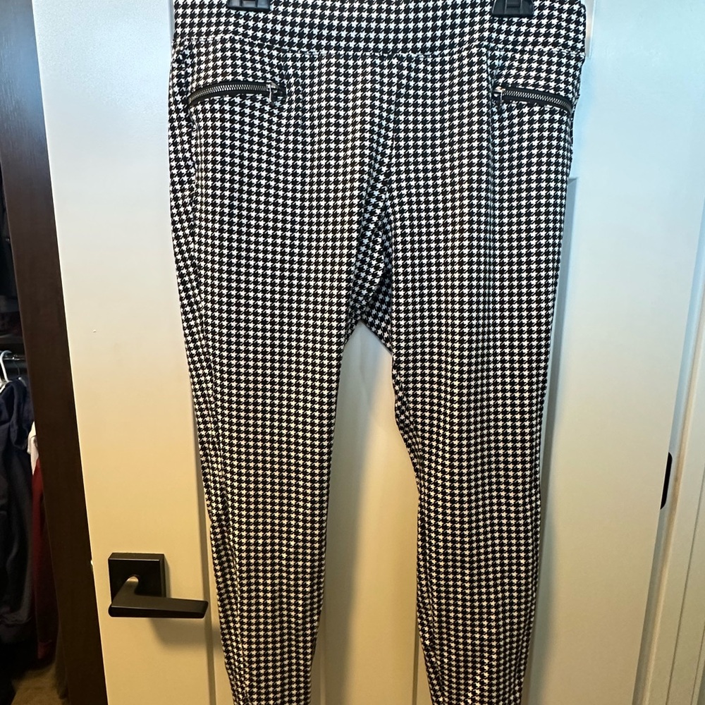 Old Navy Black and White Houndstooth Leggings